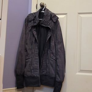 Size 12 Lululemon rain jacket